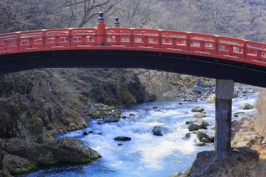 Dağları aşan nehir