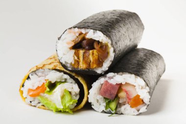 Lezzetli Japon suşi seti. 