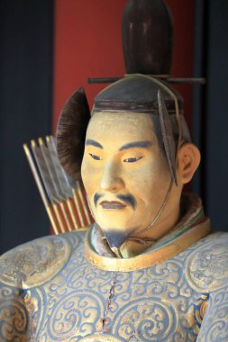 Japon tapınağındaki geleneksel antik dekorun yakın plan çekimi.