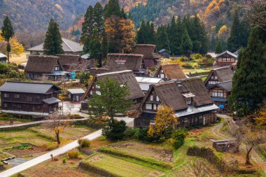 Shirakawa 'nın Tarihi Köyü, UNESCO' nun Japonya 'daki dünya mirası. Eski geleneksel Japon evleri 