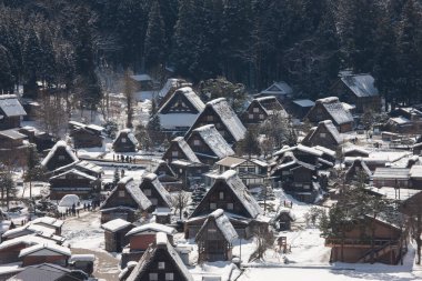 Shirakawago 'nun Japonya' daki kış sezonundaki güzel manzarası. unesco Dünya Mirası