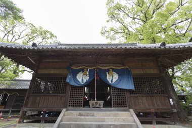 Geleneksel Japon mimari öğelerine sahip tapınak inşaatı