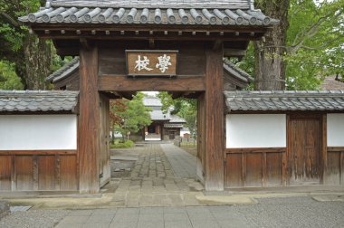 Tapınak manzarası, geleneksel Japon mimarisi.