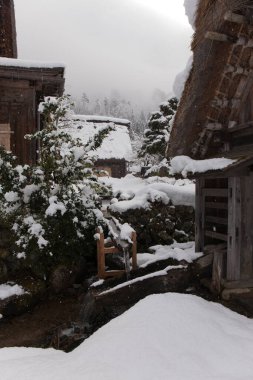 Japonya 'da kış mevsiminde geleneksel Japon Shirakawa köyü. Unesco Dünya Mirası