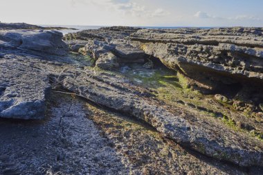 Güzel kayalık deniz manzarası