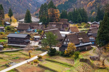 Shirakawa 'nın Tarihi Köyü, UNESCO' nun Japonya 'daki dünya mirası. Eski geleneksel Japon evleri 