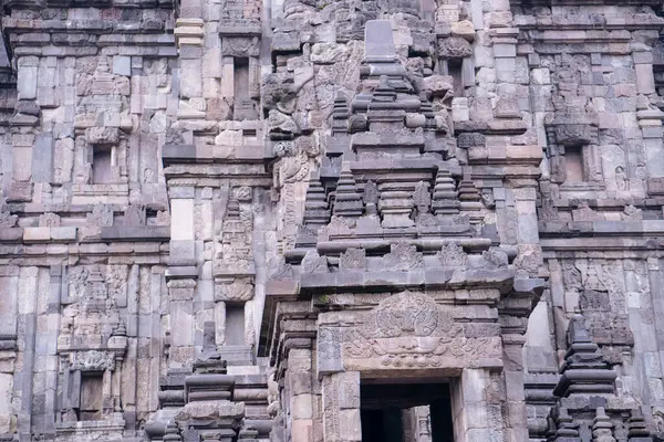 印度尼西亚爪哇南部日惹特区的Prambanan印度教寺庙建筑群 专门供奉Trimurti Expression God Creator Brahma Preserver Vishnu Destroyer Shiva — 图库照片