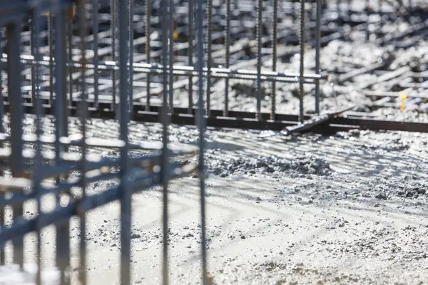 Användning Stålförstärkning Och Cement Byggarbetsplatsen — Stockfoto