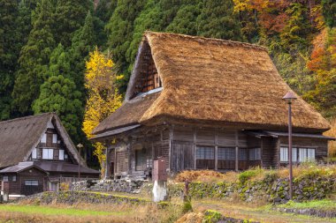 Shirakawa 'nın Tarihi Köyü, UNESCO' nun Japonya 'daki dünya mirası. Eski geleneksel Japon evleri 