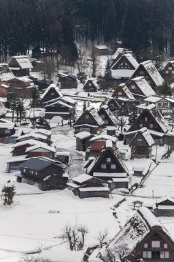 Japonya 'da kış mevsiminde geleneksel Japon Shirakawa köyü. Unesco Dünya Mirası