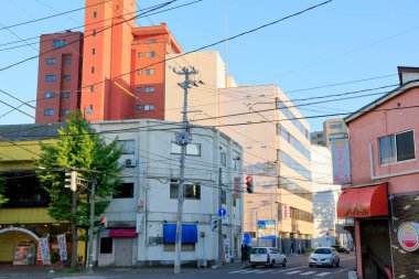Aomori şehrinin akşam sokak manzarası, Aomori Bölgesi, Japonya