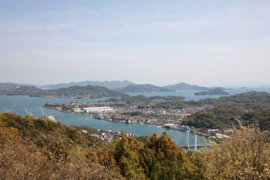 Japonya, Onomichi 'nin panoramik manzarası, özellikle Senkoji Park' ın manzarası.. 