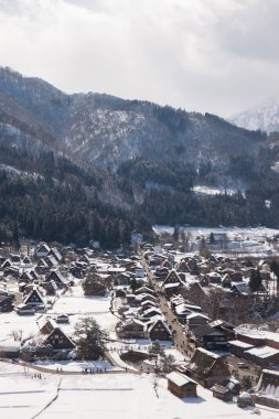 Shirakawago 'nun Japonya' daki kış sezonundaki güzel manzarası. unesco Dünya Mirası