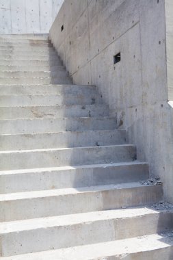 Binaya doğru beton merdivenler, kapatın.