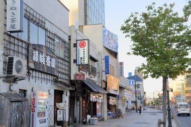 Aomori şehrinin akşam sokak manzarası, Aomori Bölgesi, Japonya