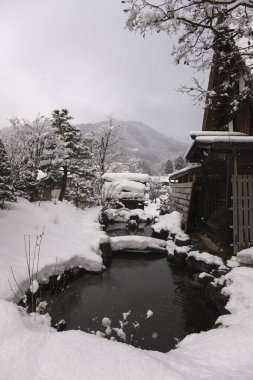 Japonya 'da kış mevsiminde geleneksel Japon Shirakawa köyü. Unesco Dünya Mirası