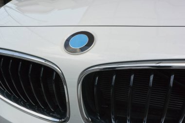 Ulaşım, lüks beyaz araba kaputu