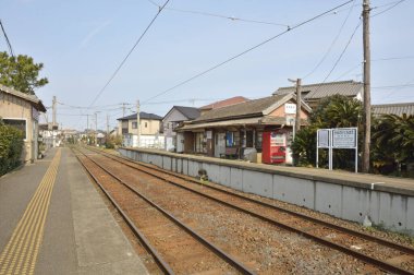 Şehirdeki tren yolu manzarası 