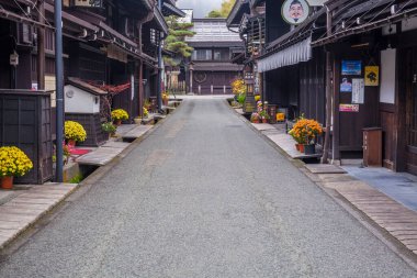 Japonya 'nın Takayama şehrinde geleneksel Japon mimarisi