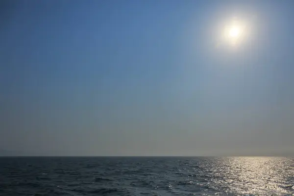Hermosa Puesta Sol Sobre Mar Tranquilo Fondo Naturaleza —  Fotos de Stock