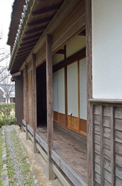 Japon köyündeki eski geleneksel mimari.