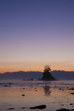 Japonya 'nın Toyama şehrinde Sunset' te Amaharashi Sahili 