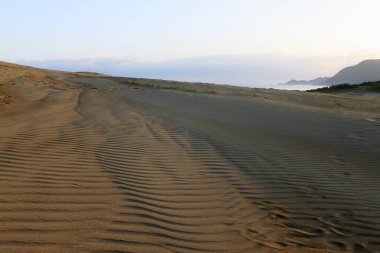 Çöldeki kum tepeleri