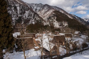 Shirakawago 'nun Japonya' daki kış sezonundaki güzel manzarası. unesco Dünya Mirası