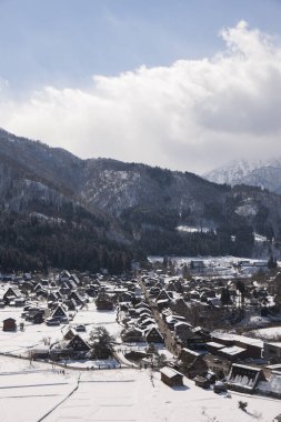 Shirakawago 'nun Japonya' daki kış sezonundaki güzel manzarası. unesco Dünya Mirası