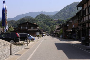 Japon köyündeki eski evlerin gündüz manzarası