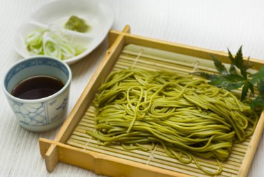 Bir restoranda hakiki Asya mutfağı yakalandı.