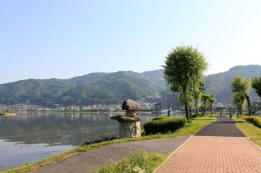 Yeşil dağlarda küçük bir köy  