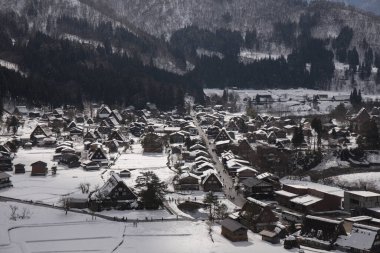 Japonya 'da kış mevsiminde geleneksel Japon Shirakawa köyü. Unesco Dünya Mirası