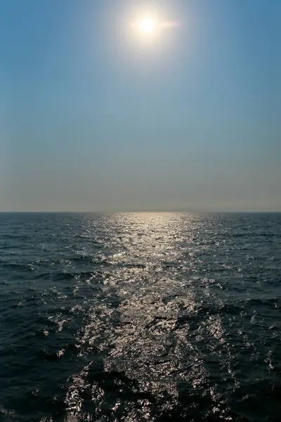 Hermosa Puesta Sol Sobre Mar Tranquilo Fondo Naturaleza —  Fotos de Stock