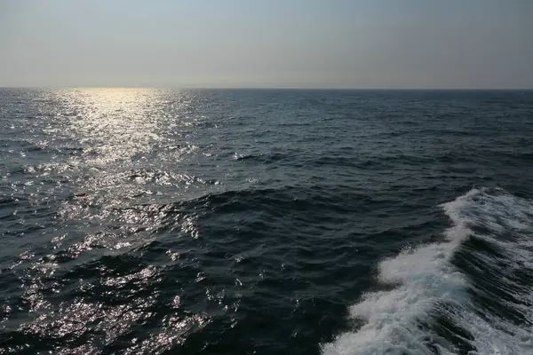 Hermosa Puesta Sol Sobre Mar Tranquilo Fondo Naturaleza — Foto de Stock