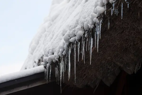Icicles Roof — Stock Photo, Image