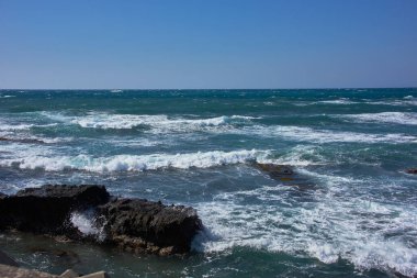 Japonya 'da kayalık deniz manzarası çok güzel.