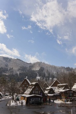 Japonya 'da kış mevsiminde geleneksel Japon Shirakawa köyü. Unesco Dünya Mirası