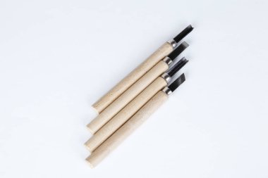 beyaz arkaplanda linocut araç araçları