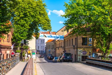 Uzupis 'te bir sokak, Litvanya' nın Vilnius şehrinde bohem ve sanatsal bir mahalle.. 