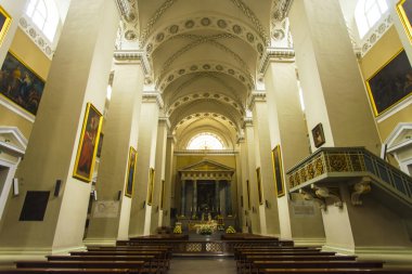 Bakire Meryem varsayımının katedralinin içinde. 