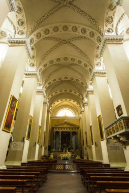 Bakire Meryem varsayımının katedralinin içinde. 