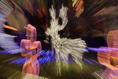 Bokeh ve Noel ışıklarıyla dolu güzel bir arka plan.      