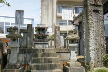 Yaz gününde geleneksel Japon tapınağı