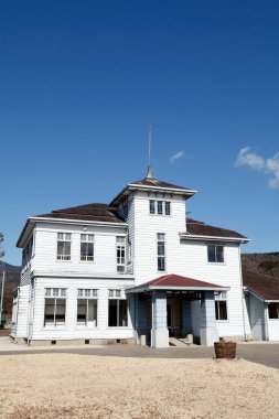 Oyama Town, Japonya 'daki Toyonmon Park' ta White Western tarzı bir bina.