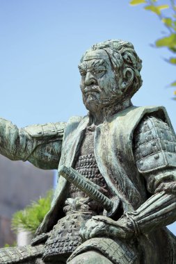 Parktaki tarihi heykel manzarası