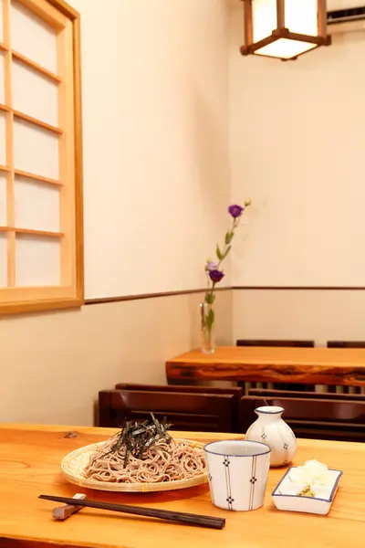 Bambu Kaseli Geleneksel Japon Evi Ahşap Masa — Stok fotoğraf
