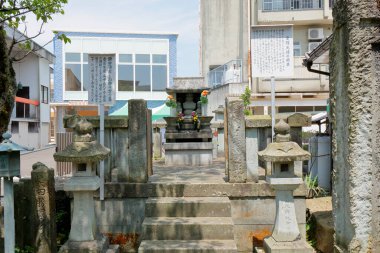 Yaz gününde geleneksel Japon tapınağı