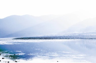 Güzel dağ gölü doğal arka plan