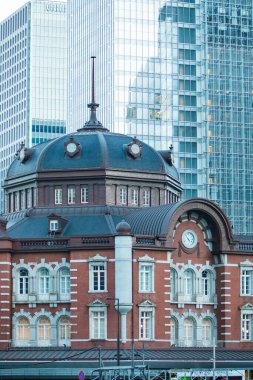 Tokyo İstasyonu, Japonya 'nın en büyük tren istasyonu ve en işlek istasyonu olan 1914 yılında açıldı.